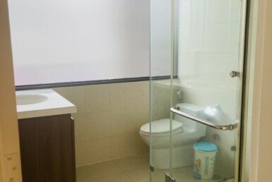 nha-co-5-toilet-day-du-thiet-bi-nhu-hinh