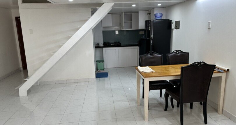 phong can can ho ban 810x430 - Mua bán căn hộ Chung cư Hưng Vượng 1 Quận 7 T11/2023 giá rẻ