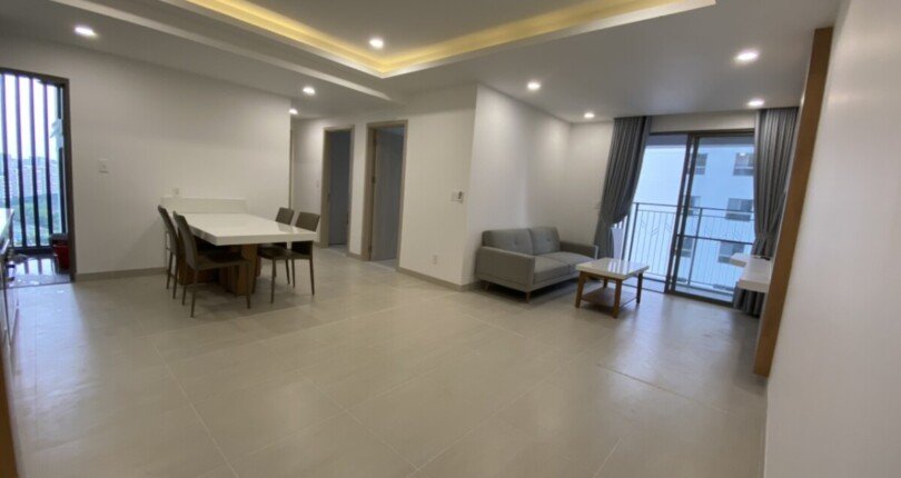 phong khach can ho ban 7 810x430 - Bán gấp căn hộ Saigon South căn góc view sông tầng cao có ô xe nội thất cao cấp có sổ hồng giá 5,1 tỷ