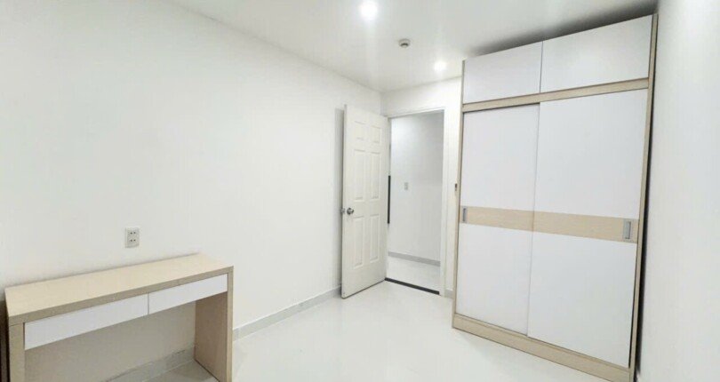 phong ngu chinh can ho ban 2 810x430 - Bán nhanh căn hộ chung cư Scenic Valley 1, 02pn, giá 4.288 tỷ, đầy đủ nội , tặng kèm ô đậu xe.