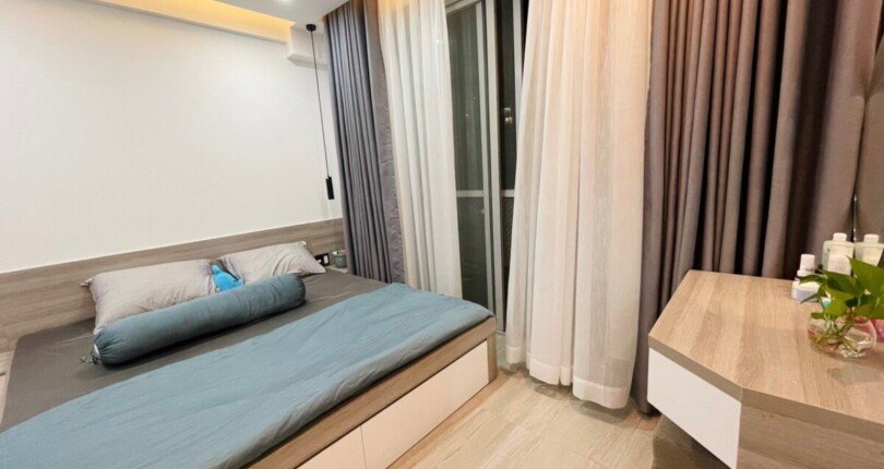 phong ngu cna ho ban 3 810x430 - Cần bán căn hộ 80m2, 02pn, chung cư Scenic Valley 1 , giá 4.8 tỷ, tầng cao, view hồ bơi.