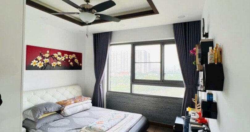 phong ngu rong rai co cua so nhin song 810x430 - Mua bán căn hộ Chung cư Riverpark Premier view sông T11/2023 giá rẻ