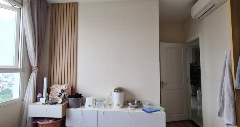 phong ngu rong rai dya du thiet bi 810x430 - Mua bán căn hộ B12 Florita Quận 7 giá rẻ