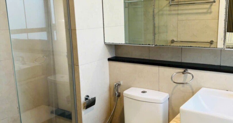 toilet can ho day du trang thiet bi nhu hinh 810x430 - Mua bán căn hộ T5 Chung cư The View Riviera Point Quận 7 T12/2023 giá rẻ
