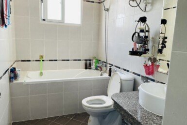 toilet-co-bon-tam-nam