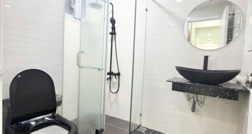 tollet can ho ban 1 810x430 - Bán nhanh căn hộ chung cư Scenic Valley 1, 02pn, giá 4.288 tỷ, đầy đủ nội , tặng kèm ô đậu xe.