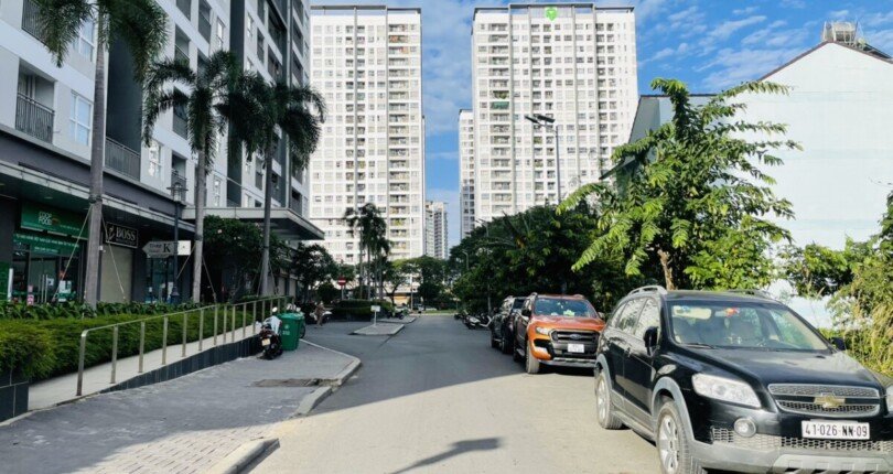 vi tri dat tren duong noi khu tran thai nha be 810x430 - Bán cặp đất nền 525m2 Khu dân cư Trần Thái Nhà Bè phù hợp xây biệt thự hồ bơi riêng