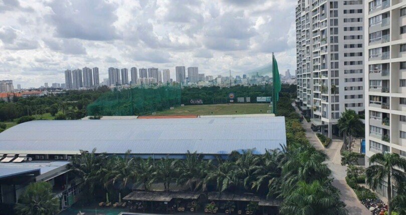 view nhin tu ban cong can ho 1 810x430 - Mua bán căn hộ 3 phòng ngủ Khu dân cư Scenic Valley 1 T12/2023 giá rẻ