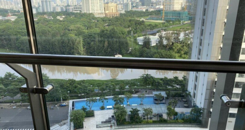 view nhin tu phong ngu can ho ban 810x430 - The Peak Midtown Phú Mỹ Hưng giá bán căn hộ 3 phòng ngủ t11/2023