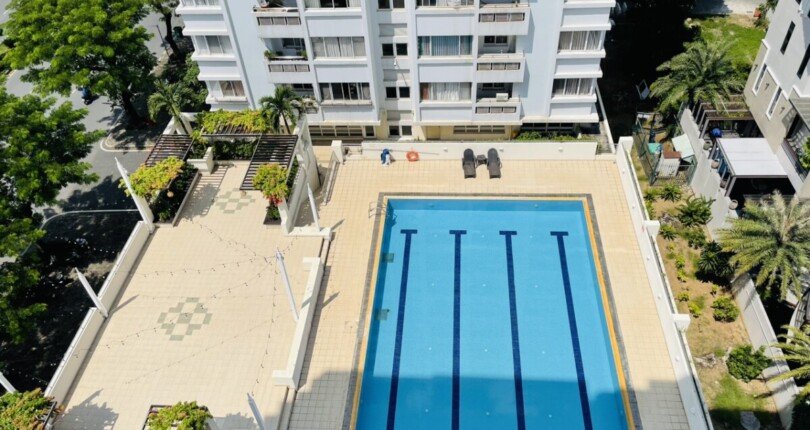 view phong khach can ho nhin truc dien ho boi noi khu my khang 810x430 - Bán gấp căn hộ Mỹ Khang, lầu cao, căn góc view Đông Bắc hồ bơi không ồn