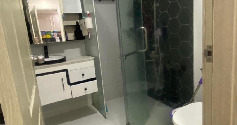 z4857532857265 cd61404c69d5d9172cbe6e1c253470ed 810x430 - Đại hạ giá, căn hộ 101m2, tầng trung, 03PN, chung cư Scenic Valley 1, giá 5.5 tỷ, tặng kèm 01 ô đậu xe ô tô.