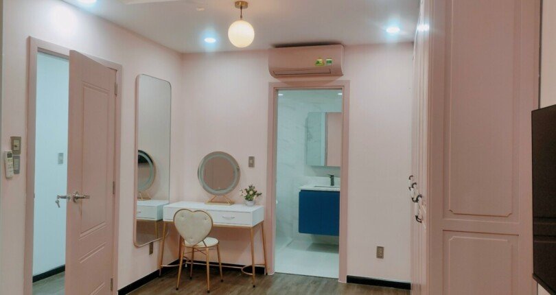 z4902142856035 87f01268456c8dedfb68e2b8c00058d9 810x430 - Bán rẻ căn hộ Hưng Phúc Happy Residences 3PN, căn góc, nhà đẹp, view biệt thự Chateau, có ô đậu xe, chỉ 5.6 tỷ