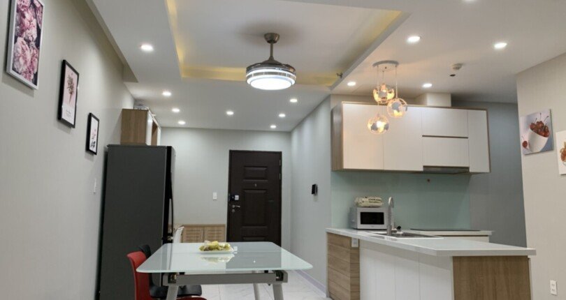 bep can ho cho thue 1 810x430 - Cần cho thuê căn hộ 02pn, chung cư Scenic Valley 1, nhà đẹp, giá 20tr/tháng, đủ nội thất.
