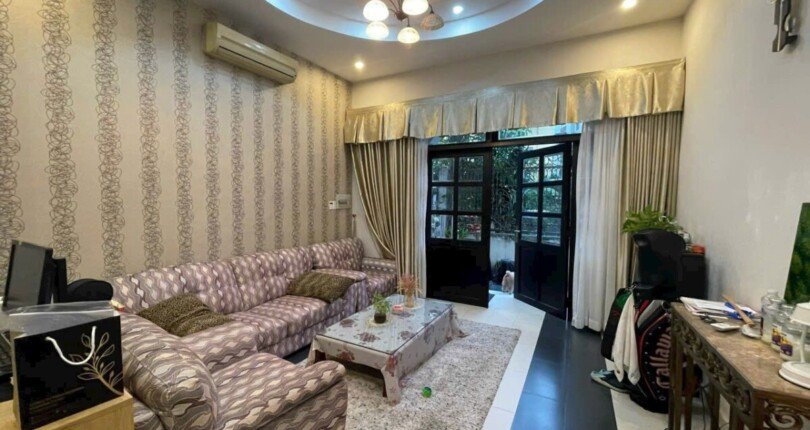 can canh khong gian phong khach 1 810x430 - Mua bán nhà đất Khu Nam Thông 2, Phú Mỹ Hưng T12/2023 giá rẻ