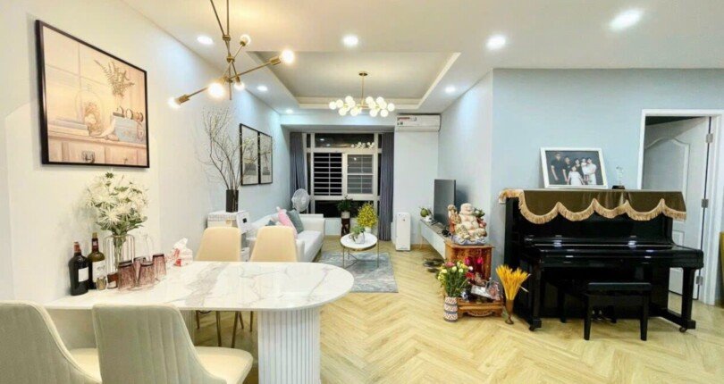 cho thue can ho sky garden 2 1 810x430 - Cho thuê căn hộ Sky Garden 2. DT 88m2 Nhà rất đẹp- 3 Phòng Ngủ- Nội thất mới- Giá thuê 19 Triệu/Tháng
