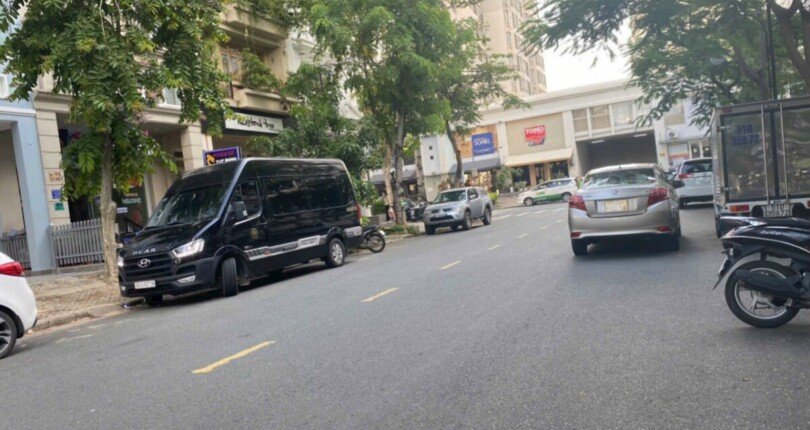 duong phan khiem ich quan 7 810x430 - Bán cặp đất nền Hưng Gia 4 đường Phan Khiêm Ích giá 62 tỷ phù hợp xây khách sạn, văn phòng