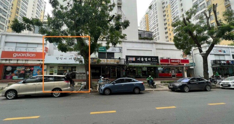 hinh anh mua ban mat bang duong pham van nghi 810x430 - Bán gấp mặt bằng cửa hàng đường Phạm Văn Nghị Khu phố Sky Garden 2 giá rẻ