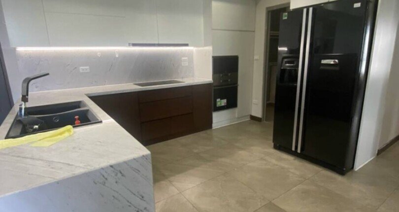 khong gian bep rong rai 1 810x430 - Bán gấp căn hộ chung cư Hưng Phúc Happy Residence 3 phòng ngủ, giá 5 tỷ