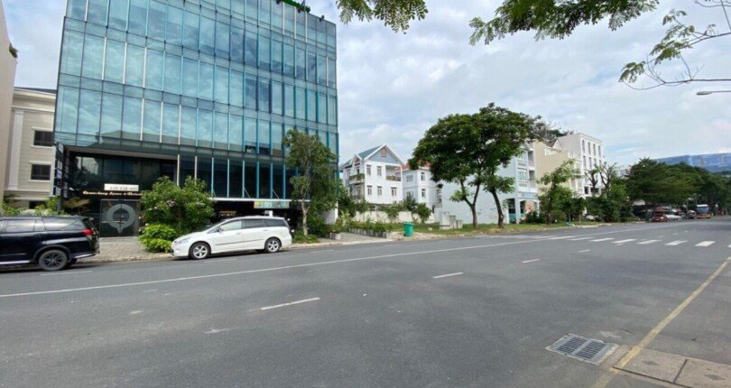 mau xay dung toa nha van phong 810x430 - Giảm giá 10 tỷ bán gấp cặp đất nền C19-C20 Nam Thông 3 Phú Mỹ Hưng Quận 7