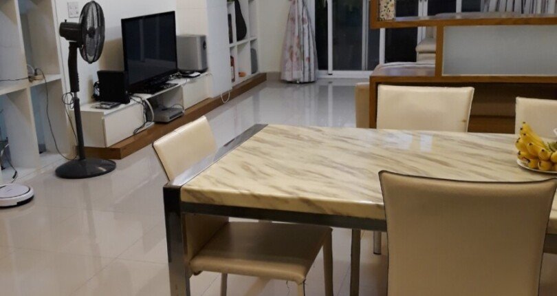 phong khach can ho 1 810x430 - Giảm 1 tỷ bán gấp trước tết căn hộ Riverside Residence, 220m2, giá còn 12,3 tỷ