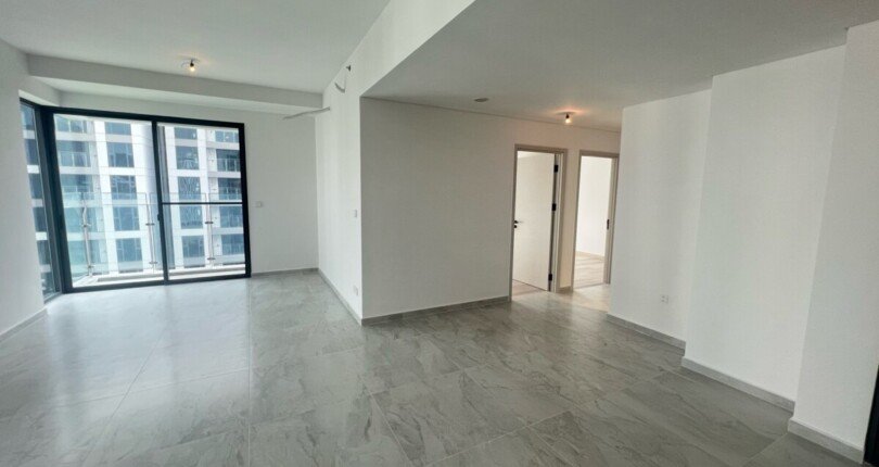 phong khach can ho 3 810x430 - Chỉ bán trong t12/2023 căn hộ 3 phòng ngủ Cardinal Court giá 8,275 tỷ view hồ bơi