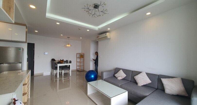 phong khach can ho ban 6 810x430 - Chủ nhà gửi bán căn hộ chung cư Green Valley, 98m2, giá 5.2 tỷ, nội thất đầy đủ, xem nhà dễ.