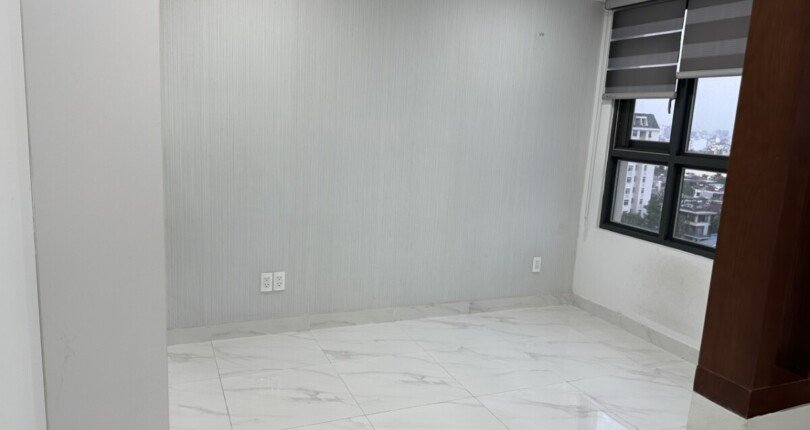 phong lam viec can ho ban 810x430 - Bán căn hộ chung cư Nam Phúc, tầng cao, 124m2, giá 8.8 tỷ, nội thất đầy đủ, xem nhà dễ.