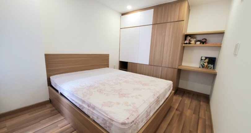 phong ngu 1 can ho can ban 810x430 - Cho thuê căn hộ 75m2, chung cư Saigon South, giá 15tr/tháng, nội thất đầy đủ, xem nhà dễ.