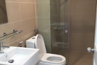 toilet-day-du-thiet-bi