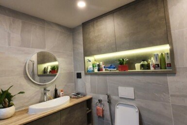 toilet-day-du-thiet-bi-cao-cap-nhu-hinh