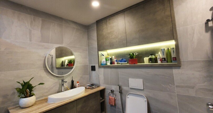 toilet day du thiet bi cao cap nhu hinh 810x430 - Chính chủ gửi bán gấp Penthouse Chung cư Mỹ Khang t12/2023 giá rẻ, nội thất cao cấp