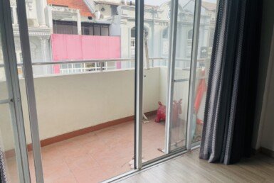 ban-cong-phong-khach