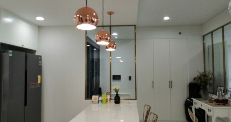 bep can ho ban 3 810x430 - Bán căn hộ chung cư Scenic Valley 1, 133m2, giá 8.5 tỷ, nội thất đầy đủ, nhà đang trống xem nhà dễ.