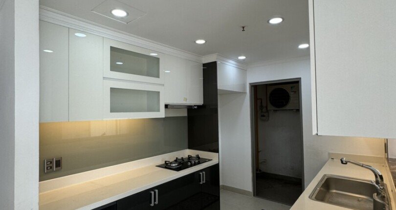 bep rong rai 810x430 - Mua bán căn hộ 3 phòng ngủ Chung cư Hưng Phúc đường Nguyễn Lương Bằng Quận 7 T1/2024