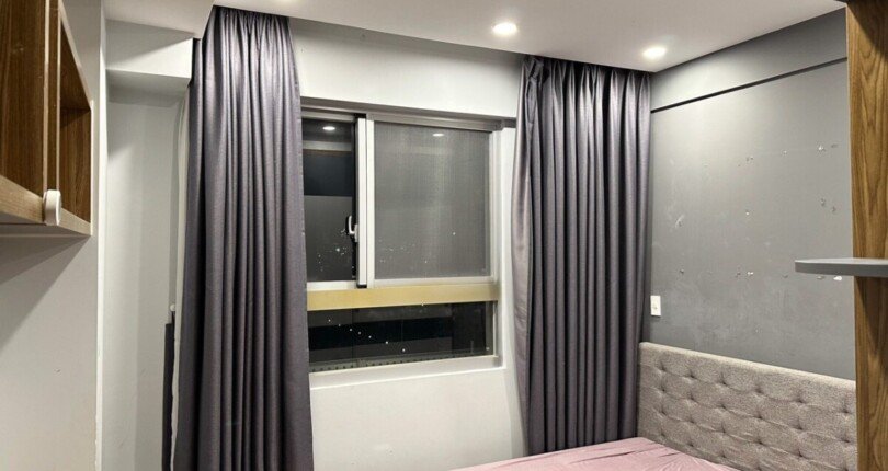 hinh anh phong ngu can ho can ban 810x430 - Cần bán gấp căn hộ chung cư Scenic Valley 2, 77m2, giá 4.150 tỷ, tặng kèm 01 ô đậu xe ô tô, nhà có HĐT.