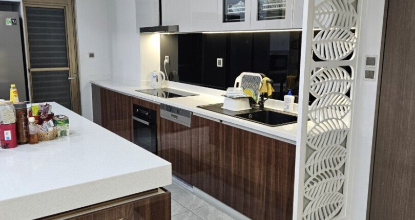 khong gian bep 3 810x430 - Giá mua bán căn hộ Chung cư The Peak Midtown Quận 7 T2/2024