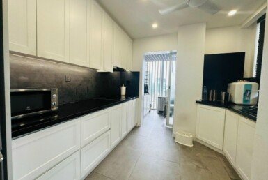 khong-gian-bep-rong-rai