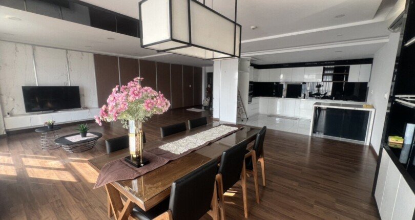 khong gian phong an trong can ho 810x430 - Giá mua bán căn hộ Chung cư Happy Valley Block A lầu cao view hồ Bán Nguyệt