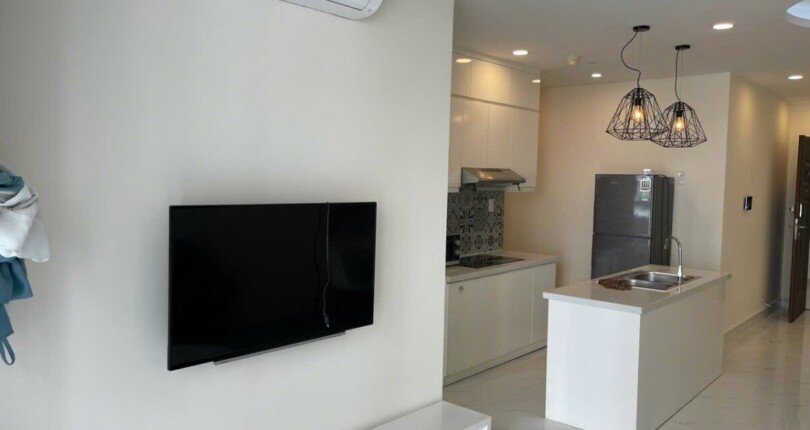 khu vuc bep can ho ban 810x430 - Bán căn hộ chung cư Scenic Valley 1, 02pn, giá 4 tỷ, nhà có hợp đồng thuê ổn định.