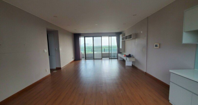phong khach can ho 11 810x430 - Giá mua bán căn hộ Panorama Phú Mỹ Hưng T2/2024