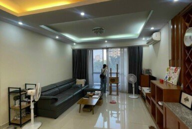 phong-khach-can-ho-ban