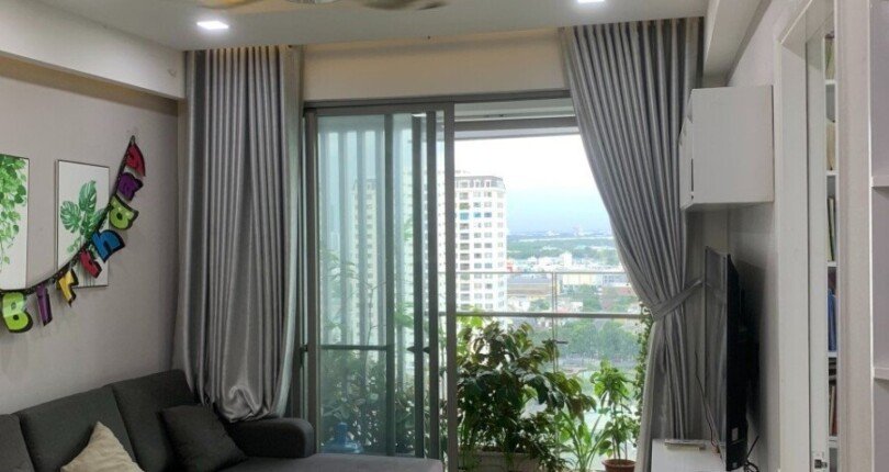 phong khach can ho ban 2 810x430 - Cần bán gấp trước tết căn hộ chung cư Hưng Phúc Happy Residences, giá 4.4 tỷ, đầy đủ nội thất.