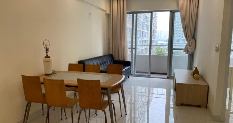 phong khach can ho ban 9 810x430 - Bán căn hộ căn hộ chung cư Scenic Valley 1, 80m2, giá 4.1 tỷ, đầy đủ nội thất, view hồ bơi.