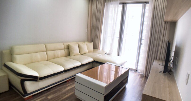 phong khach can ho cho thue 2 810x430 - Cho thuê căn góc chung cư Scenic Valley 1, 94m2, giá 1000usd/tháng, nội thất căn hộ đầy đủ.