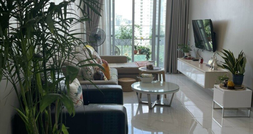 phong khach can ho cho thue 4 810x430 - Cho thuê căn hộ chung cư Scenic Valley 1, diện tích 133m2, giá 1.600usd/tháng, nhà đang trống xem nhà dễ.