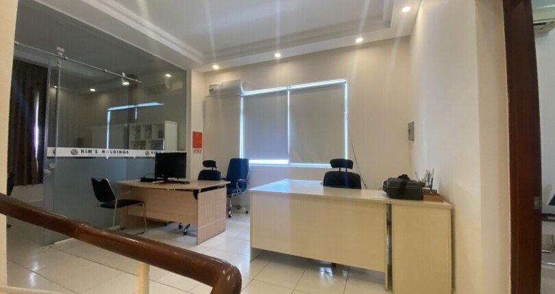 phong lam viec 810x430 - Cho thuê nhà nguyên căn ở và làm văn phòng đường Phạm Thái Bường Phú Mỹ Hưng T1/2024