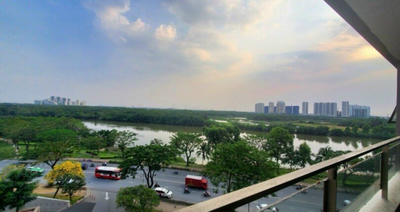 phong ngu nhin song 810x430 - Giá mua bán căn hộ Panorama Phú Mỹ Hưng T2/2024