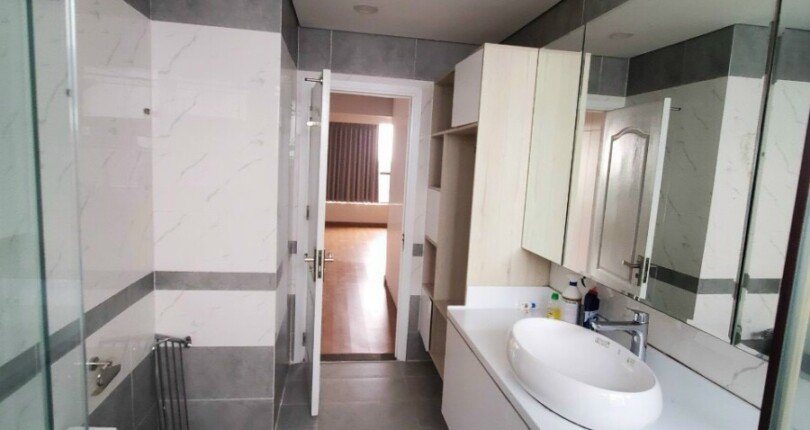 toilet 3 810x430 - Giá mua bán căn hộ Panorama Phú Mỹ Hưng T2/2024