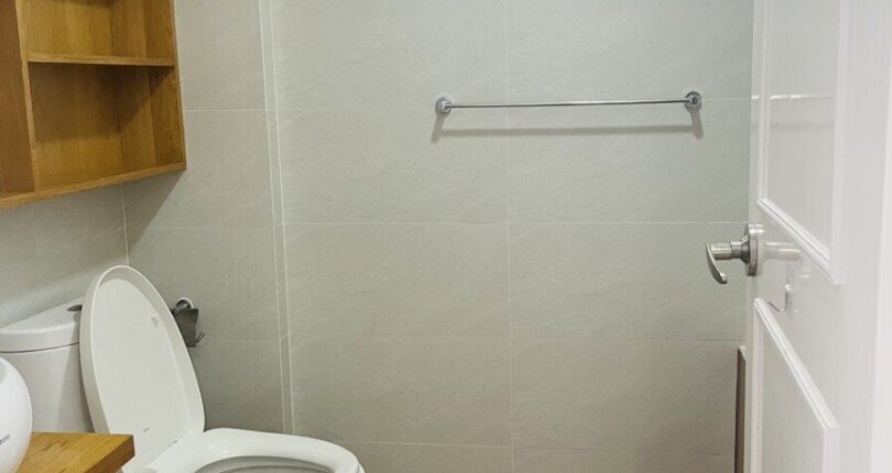 toilet 810x430 - Giá căn hộ 3 phòng ngủ Scenc Valley 1 Quận 7 t1/2024