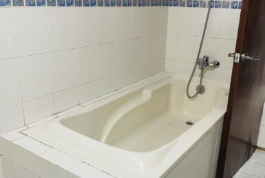 toilet-co-bon-tam-nam